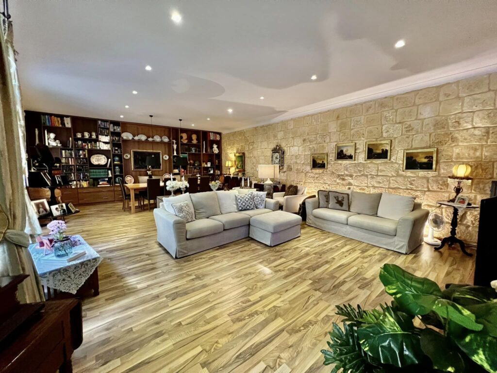 House Zabar
4000€